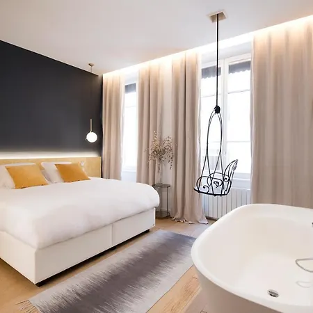 Mihotel Charité Hotel