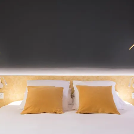 Отель Mihotel Charite *