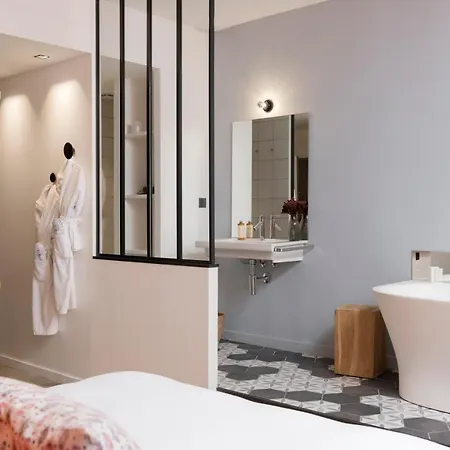 Mihotel Charité